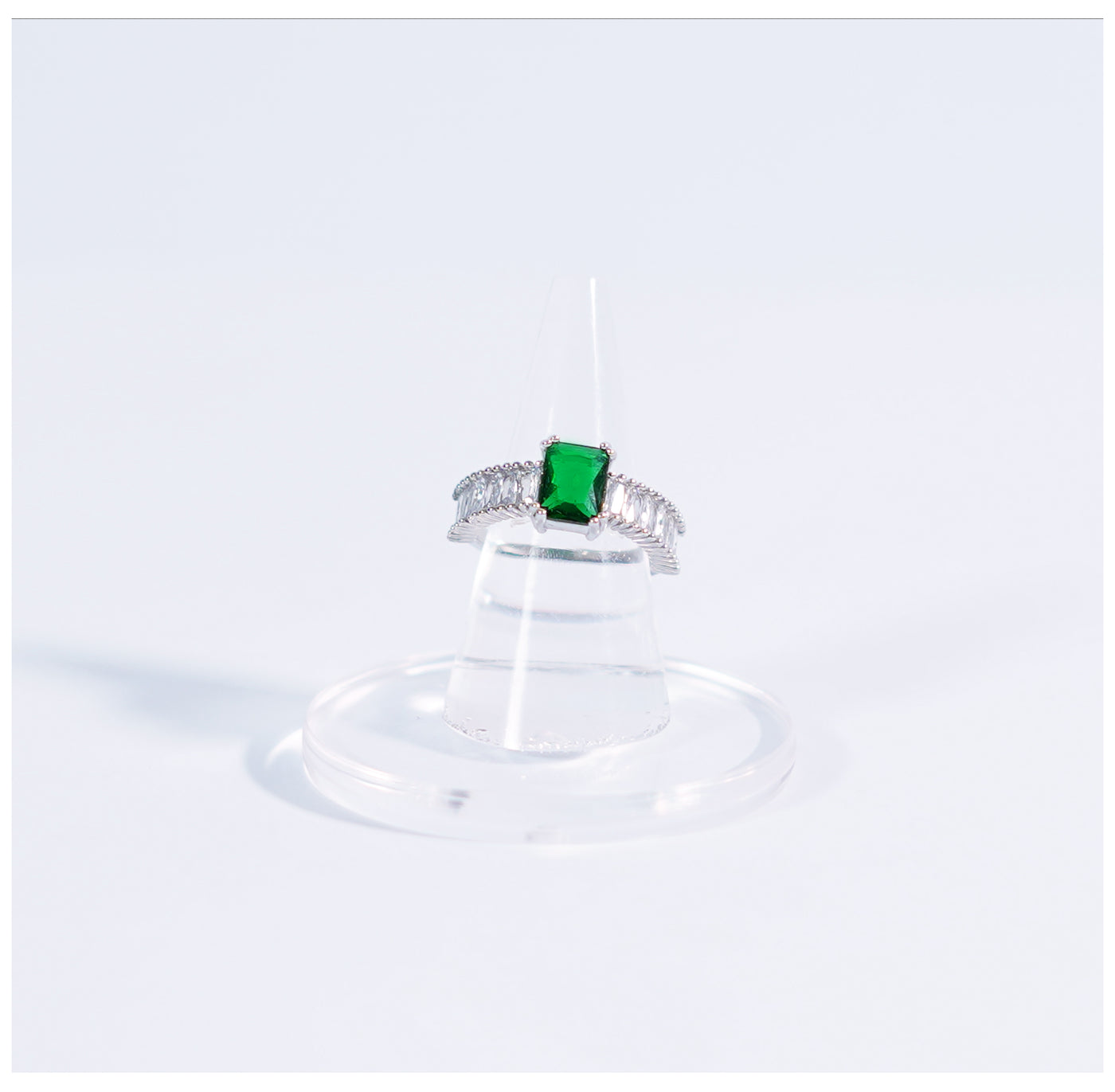 Green Cubic Ring