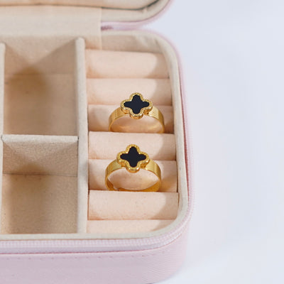 Black Van cleef Ring